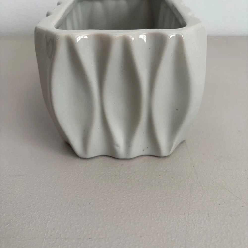 Modern Light Gray Wavy Scalloped Rectangular Ceramic Planter Succulent Pot 8.5in